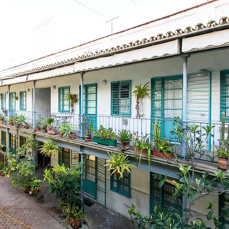 3 En Calle San Vicente. *